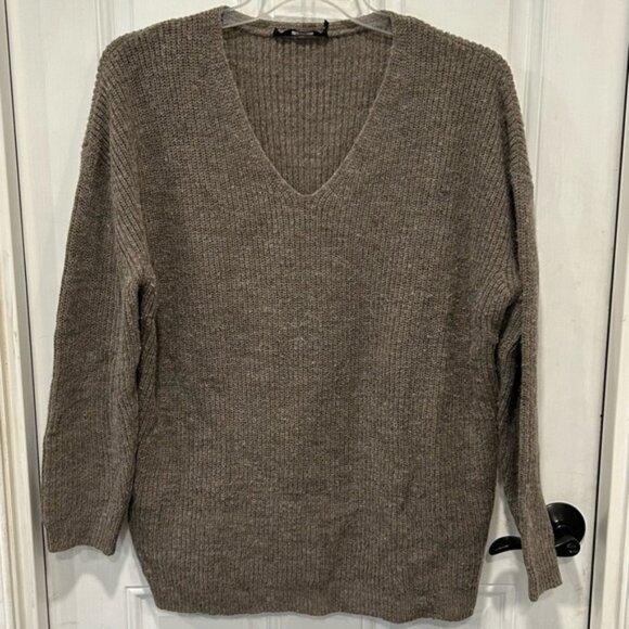 Jenni Kayne Sweaters - Jenni Kayne Women’s Merino wool/baby alpaca Blend Sweater, size L, V-neck, taupe